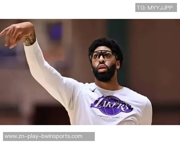 莱夫利称赞浓眉表现超凡能在场上无所不能防守任何对手 莱夫利称赞浓眉表现超凡能在场上无所不能防守任何对手