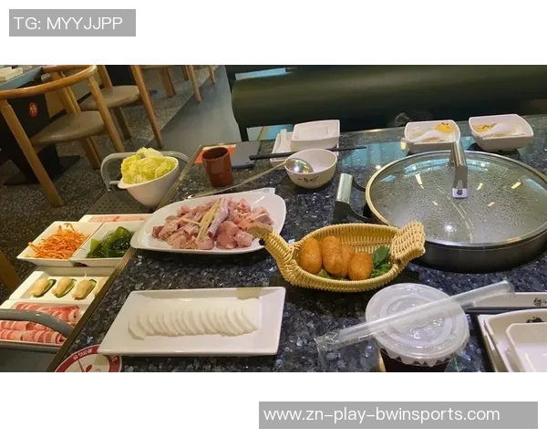 郭士强李昂美考察期间与杨瀚森共度火锅时光尽享欢乐歌声 郭士强李昂美考察期间与杨瀚森共度火锅时光尽享欢乐歌声