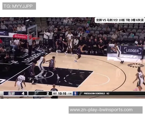 文班在季前赛频繁失误米奇称其为尝试新打法与阵容磨合的必要过程 文班在季前赛频繁失误米奇称其为尝试新打法与阵容磨合的必要过程