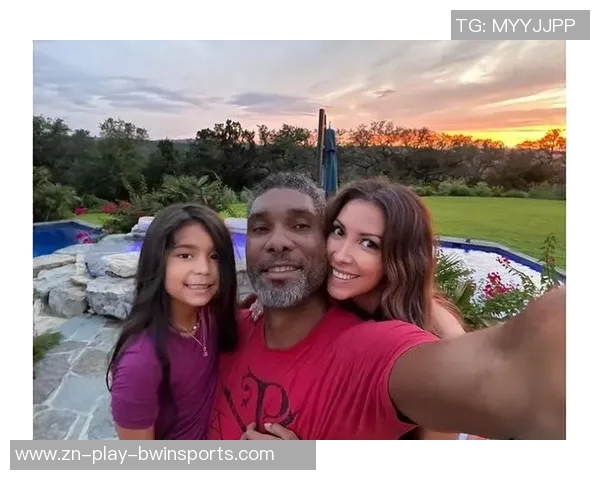 悼念托尼帕克父亲邓肯大卫罗宾逊与前妻齐聚送别 悼念托尼帕克父亲邓肯大卫罗宾逊与前妻齐聚送别