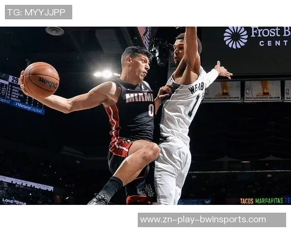 2米26控卫文班亚马展现全能球技助攻队友三分球精彩瞬间 2米26控卫文班亚马展现全能球技助攻队友三分球精彩瞬间