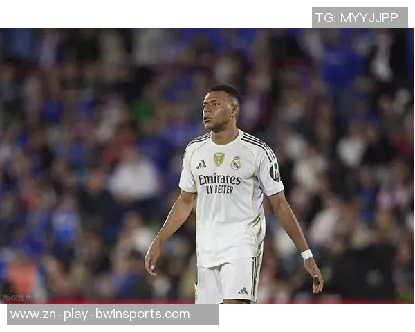 姆巴佩精彩抽射打破僵局居莱尔精准直塞助攻助力球队反击 姆巴佩精彩抽射打破僵局居莱尔精准直塞助攻助力球队反击